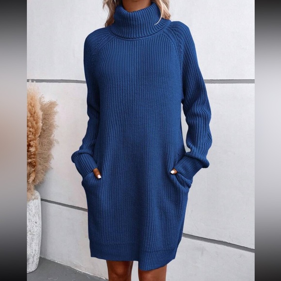 Cozy turtleneck sweater dress - Picture 4 of 7